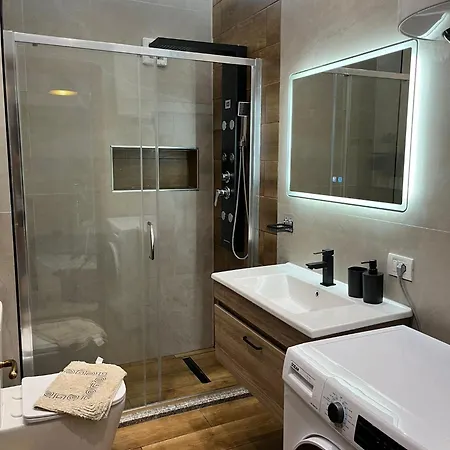 Theomar Appartement Durrës